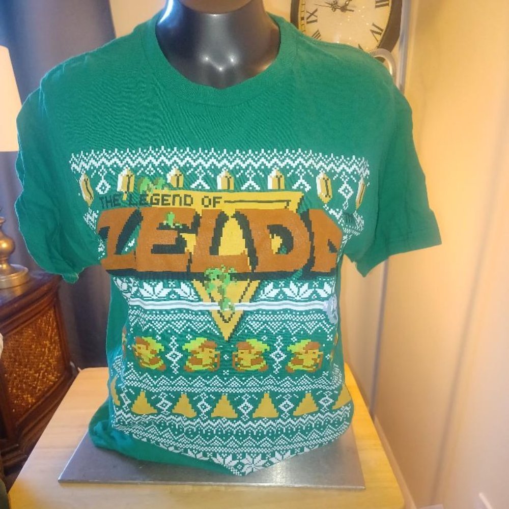 Size M Women's Fitted Christmas Legend of Zelda T Shirt
